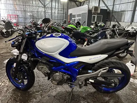 Suzuki  SFV 400 Gladius 2014 года за 2 000 000 тг. в Алматы – фото 4