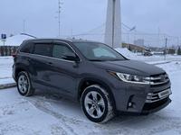 Toyota Highlander 2018 года за 17 600 000 тг. в Астана