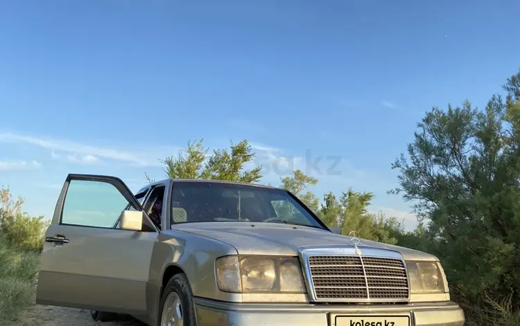 Mercedes-Benz E 220 1993 года за 3 300 000 тг. в Тараз