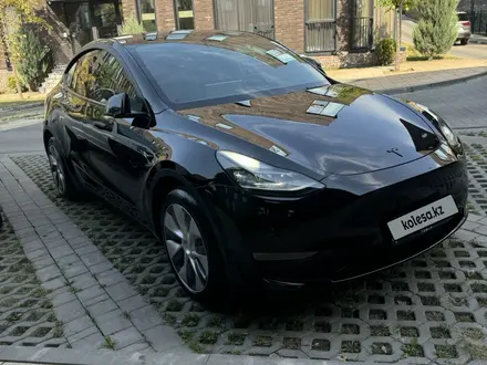 Tesla Model Y 2021 года за 17 000 000 тг. в Алматы