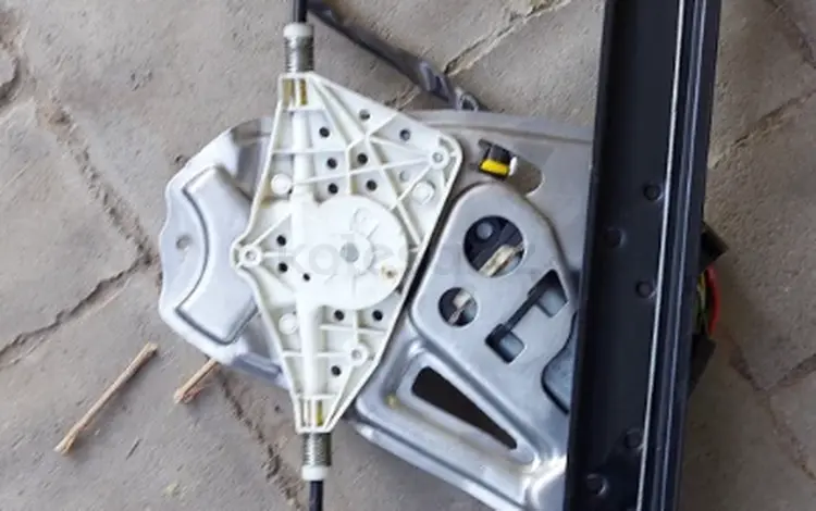 Стеклоподъемник передний задний Mercedes W220 за 10 000 тг. в Алматы