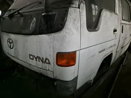 Toyota  Dyna 1995 года в Алматы