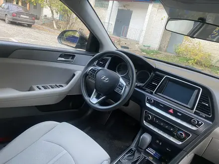Hyundai Sonata 2018 года за 5 500 000 тг. в Актобе – фото 8