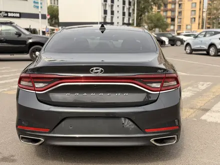Hyundai Grandeur 2016 года за 11 500 000 тг. в Алматы – фото 6