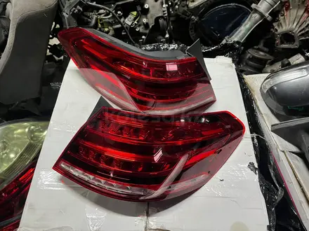 Фонари задние mercedes w212 рестайлинг за 120 000 тг. в Алматы
