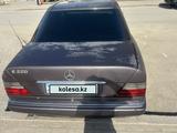 Mercedes-Benz E 220 1994 года за 2 100 000 тг. в Астана – фото 4