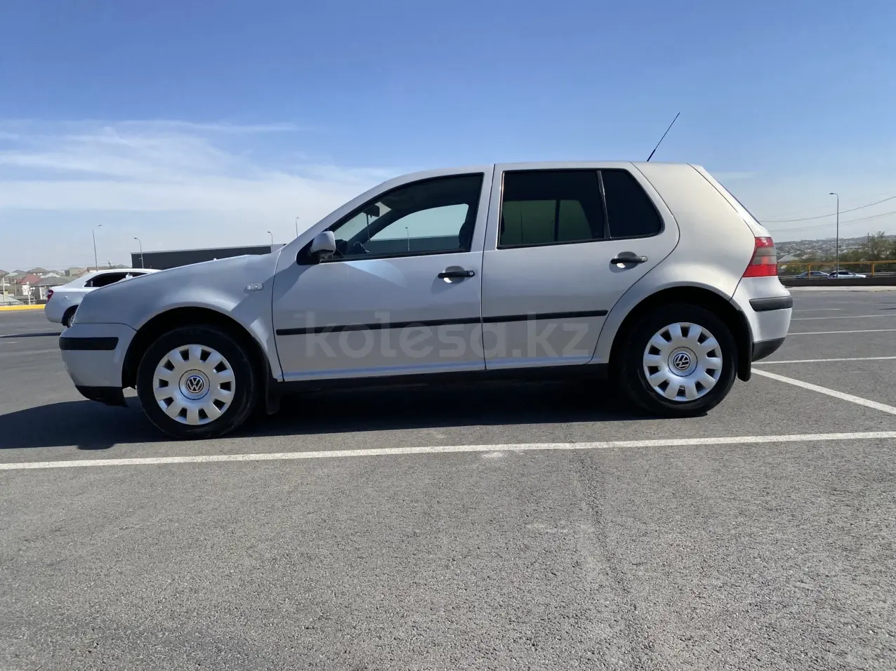 Volkswagen Golf, 2000