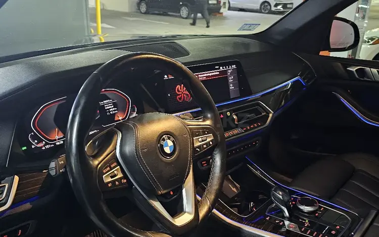 BMW X5 2019 года за 32 500 000 тг. в Алматы
