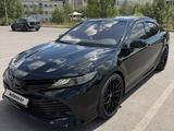 Toyota Camry 2019 года за 16 000 000 тг. в Астана – фото 2