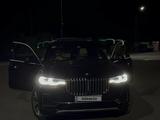 BMW X7 2021 года за 33 950 000 тг. в Астана – фото 2