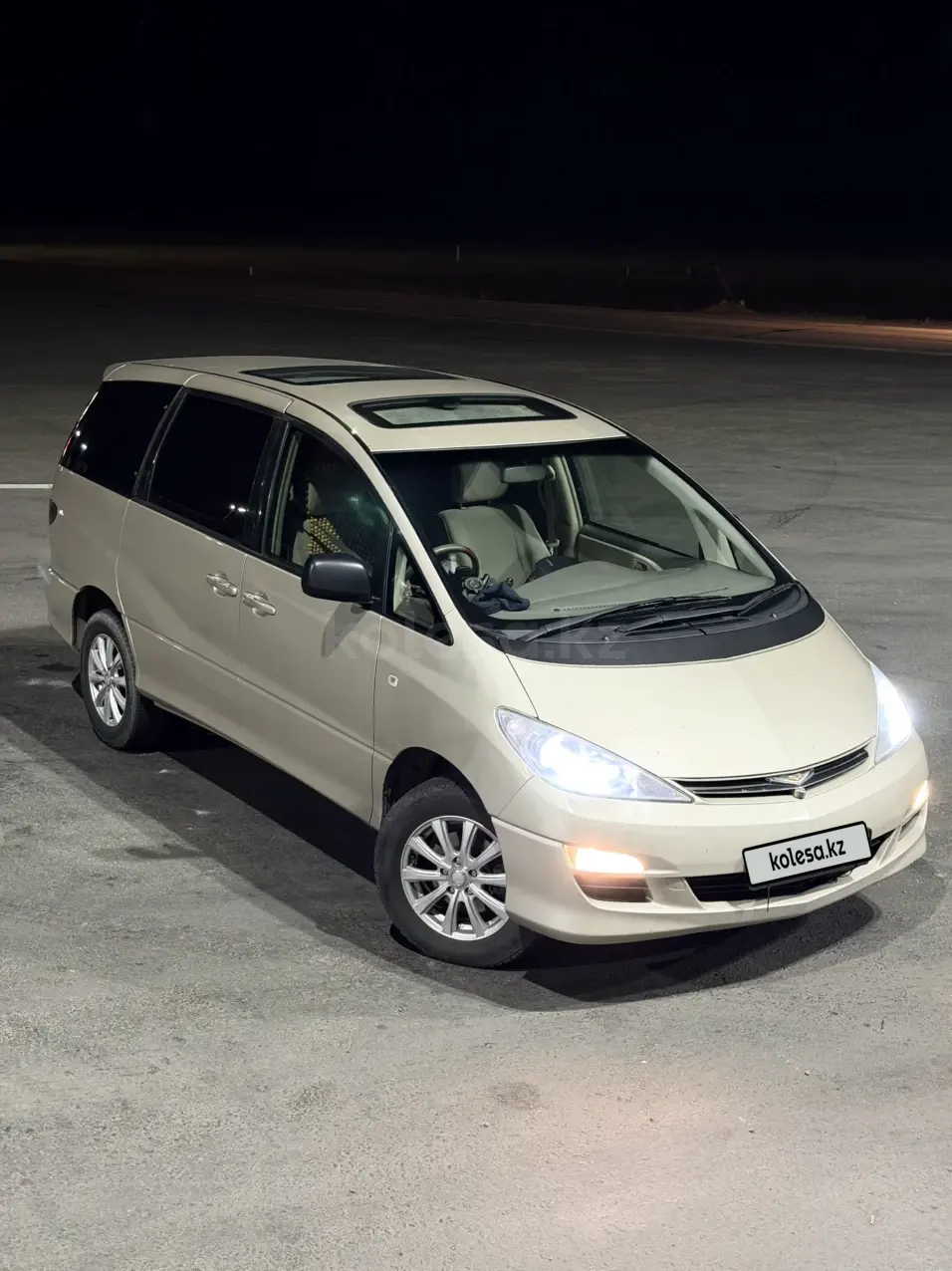 Toyota Estima, 2004