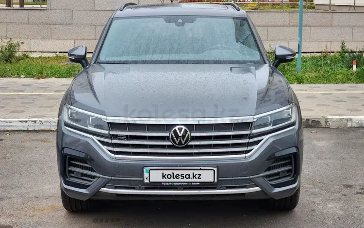 Volkswagen Touareg 2022 года за 38 000 000 тг. в Астана