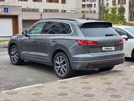 Volkswagen Touareg 2022 года за 38 000 000 тг. в Астана – фото 5