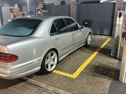 Mercedes-Benz E 55 AMG 2000 года за 6 800 000 тг. в Алматы – фото 4