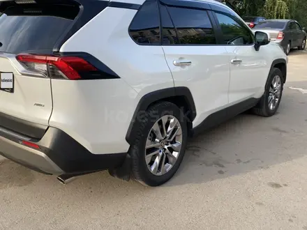 Toyota RAV4 2022 года за 16 300 000 тг. в Павлодар – фото 2