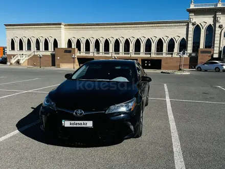 Toyota Camry 2015 года за 9 300 000 тг. в Атырау – фото 4