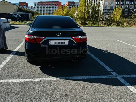 Toyota Camry 2015 года за 9 300 000 тг. в Атырау – фото 9