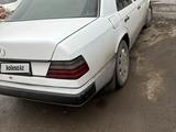 Mercedes-Benz E 200 1992 года за 1 600 000 тг. в Караганда – фото 5