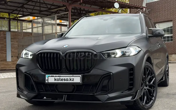 BMW X5 2023 года за 42 000 000 тг. в Костанай