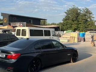BMW 750