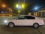 Volkswagen Passat 2010 года за 4 500 000 тг. в Аральск – фото 2