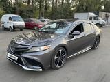 Toyota Camry 2020 года за 9 221 550 тг. в Алматы