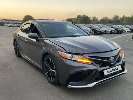 Toyota Camry 2020 года за 9 221 550 тг. в Алматы – фото 3