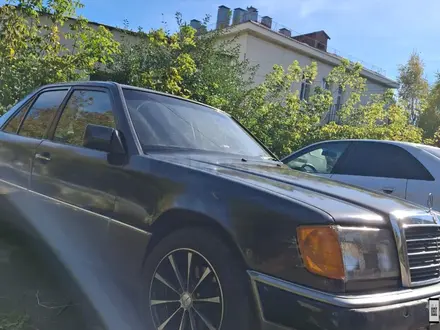 Mercedes-Benz E 230 1992 года за 1 600 000 тг. в Петропавловск – фото 3