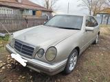 Mercedes-Benz E 230 1997 годаүшін2 250 000 тг. в Шарбакты – фото 2