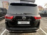 Toyota Land Cruiser 2023 года за 54 350 000 тг. в Костанай – фото 2