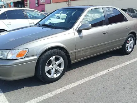 Toyota Camry 2001 года за 4 600 000 тг. в Айтеке би – фото 4