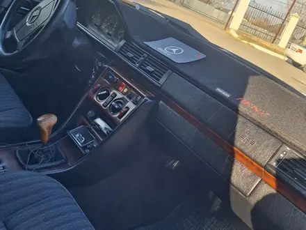 Mercedes-Benz E 200 1994 года за 2 100 000 тг. в Шымкент – фото 11