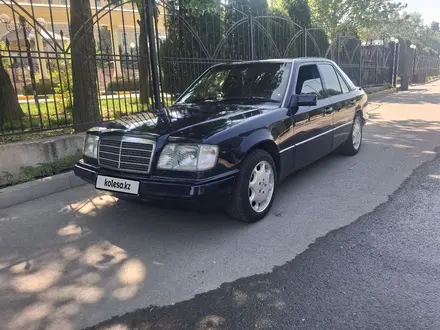 Mercedes-Benz E 200 1994 года за 2 100 000 тг. в Шымкент – фото 9