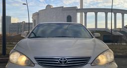 Toyota Camry 2005 года за 5 000 000 тг. в Атырау – фото 2