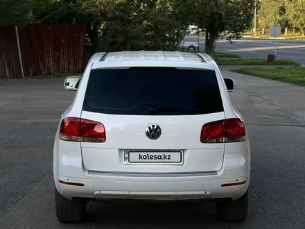 Volkswagen Touareg 2005 года за 5 700 000 тг. в Усть-Каменогорск – фото 5