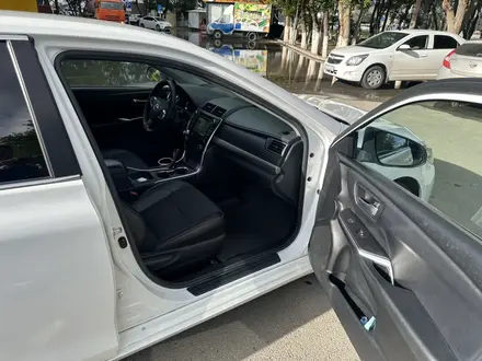 Toyota Camry 2017 года за 5 500 000 тг. в Атырау – фото 7
