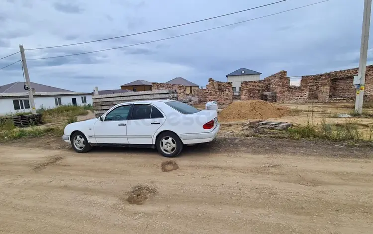 Mercedes-Benz E 320 1997 годаfor2 100 000 тг. в Караганда