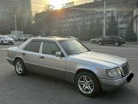Mercedes-Benz E 320 1995 года за 3 600 000 тг. в Алматы