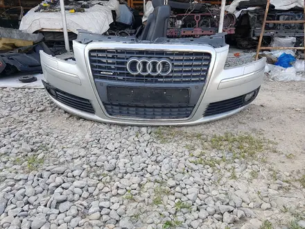 Бампер на Audi A8 D3 за 220 000 тг. в Шымкент