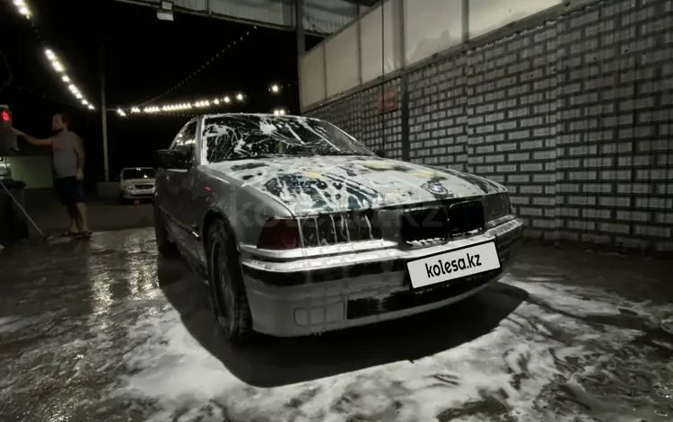BMW 320 1994 года за 850 000 тг. в Алматы