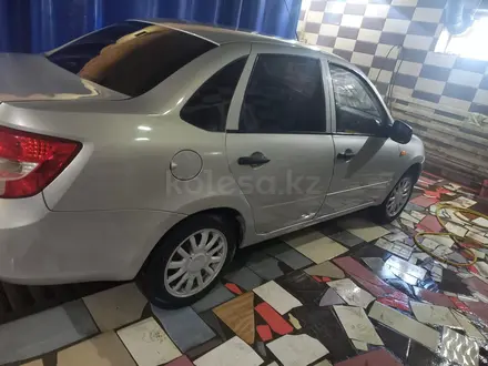 ВАЗ (Lada) Granta 2190 2013 года за 2 500 000 тг. в Уральск – фото 3