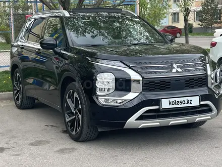 Mitsubishi Outlander 2023 года за 18 300 000 тг. в Алматы