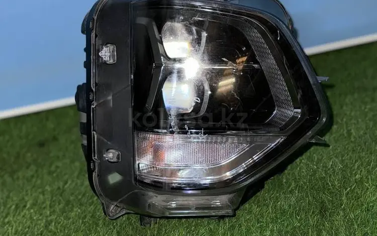 Фара передняя на Hyundai Santa Fe за 210 000 тг. в Алматы