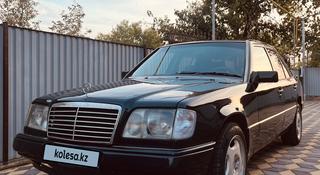 Mercedes-Benz E 220 1993 года за 1 900 000 тг. в Алматы