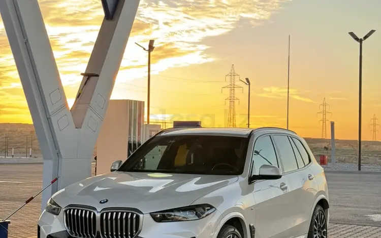 BMW X5 2023 года за 65 000 000 тг. в Астана