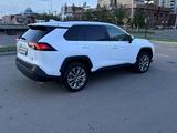 Toyota RAV4 2019 года за 15 300 000 тг. в Астана