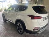 Hyundai Santa Fe 2019 года за 14 300 000 тг. в Алматы – фото 4