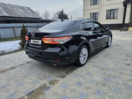 Toyota Camry 2019 года за 15 350 000 тг. в Алматы – фото 4