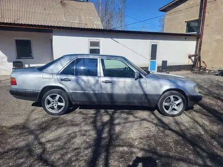 Mercedes-Benz E 230 1991 года за 2 350 000 тг. в Караганда