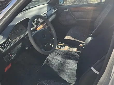 Mercedes-Benz E 230 1991 года за 2 350 000 тг. в Караганда – фото 5